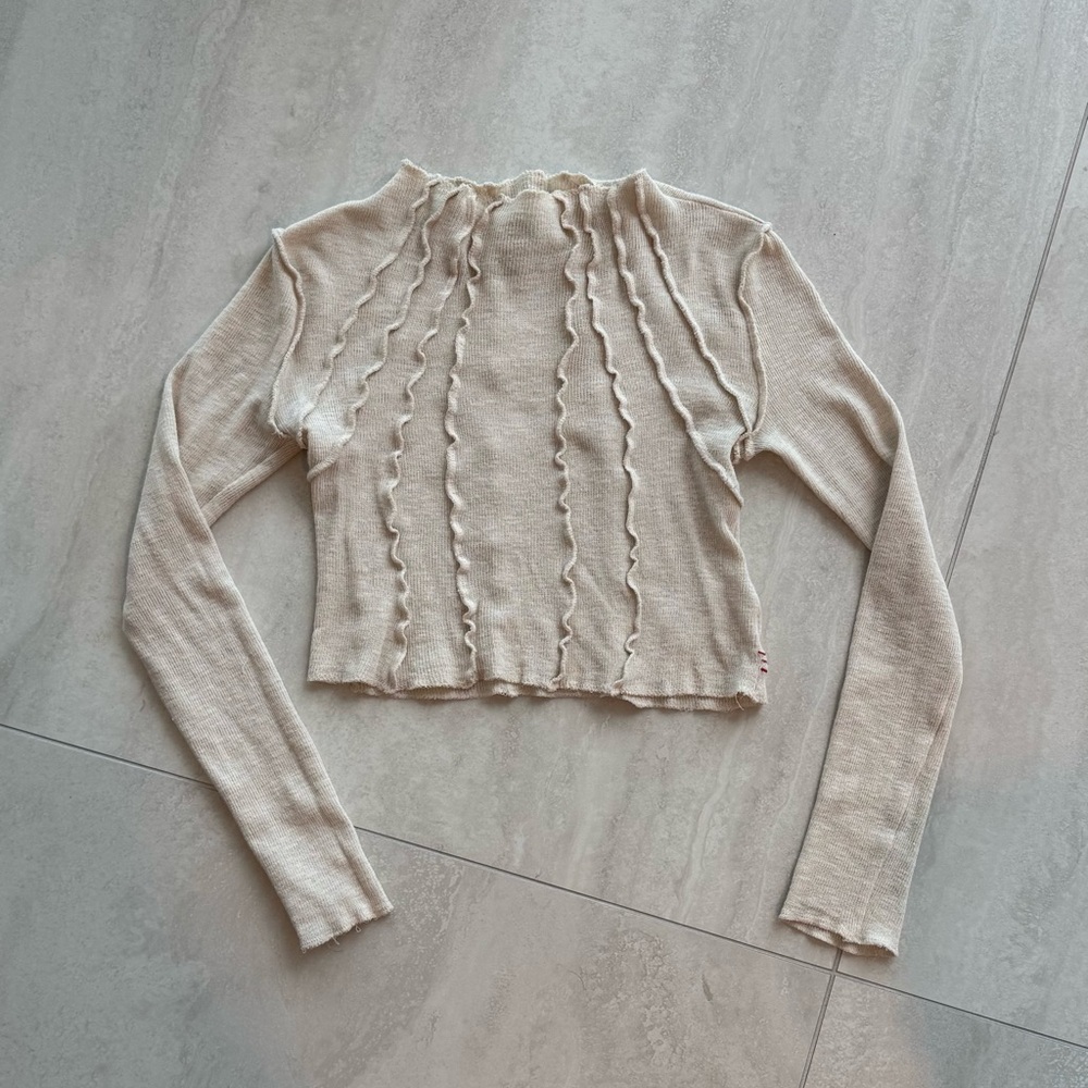 BDG urban outfitters cropped long sleeve cream top